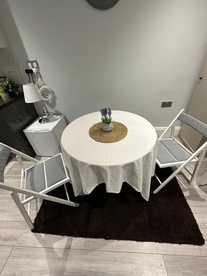 Guest&Rest 8 Apartment ลอนดอน ภายนอก รูปภาพ