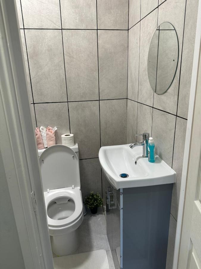Guest&Rest 8 Apartment ลอนดอน ภายนอก รูปภาพ