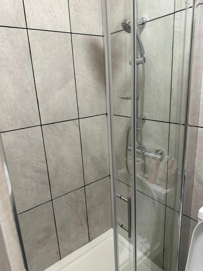Guest&Rest 8 Apartment ลอนดอน ภายนอก รูปภาพ